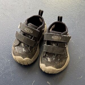 KEEN Toddler Shoes US size 4